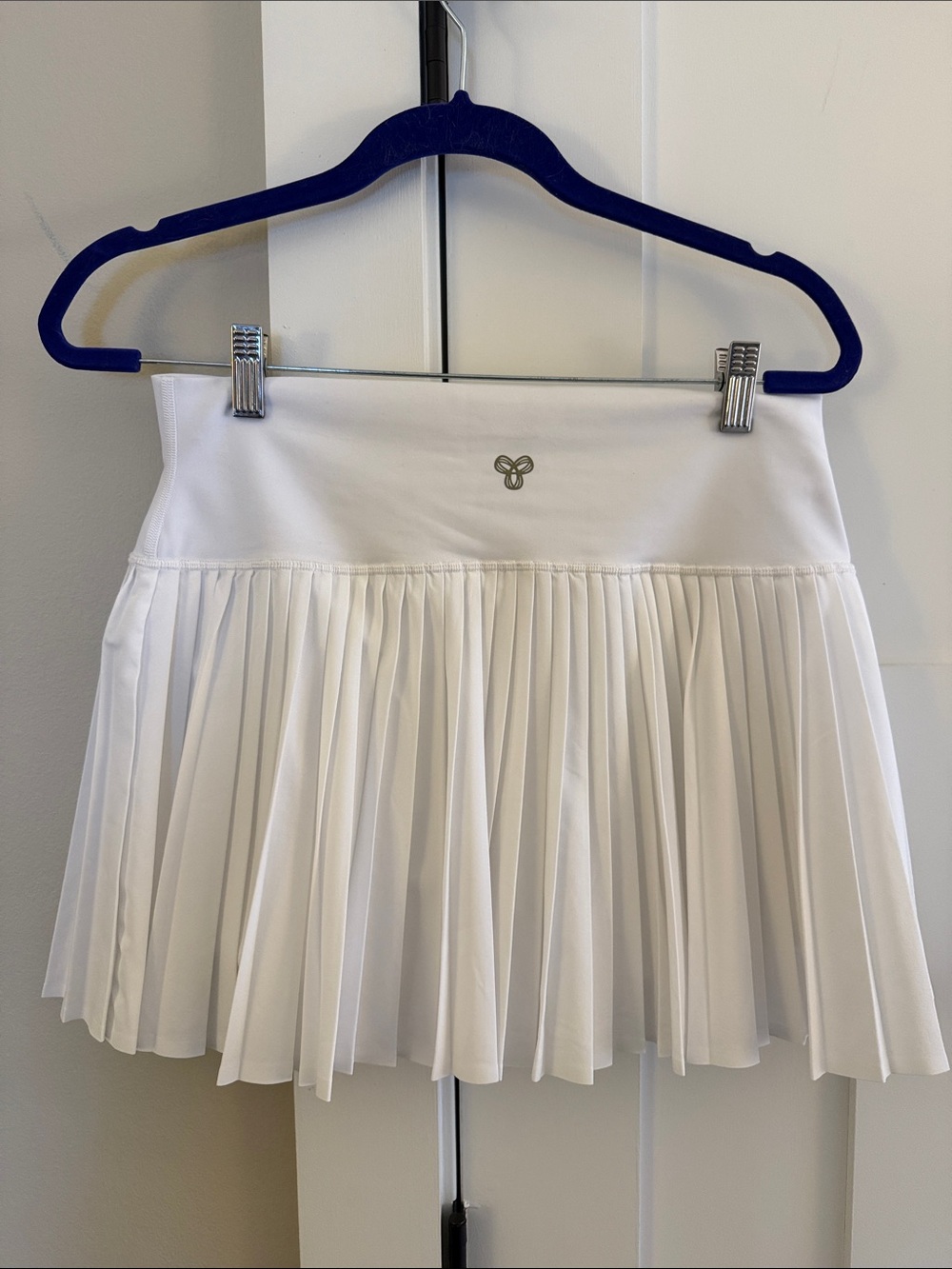 Aritzia Golden Micro Pleat Skort White Tennis Prep L NWOT - Picture 3 of 6
